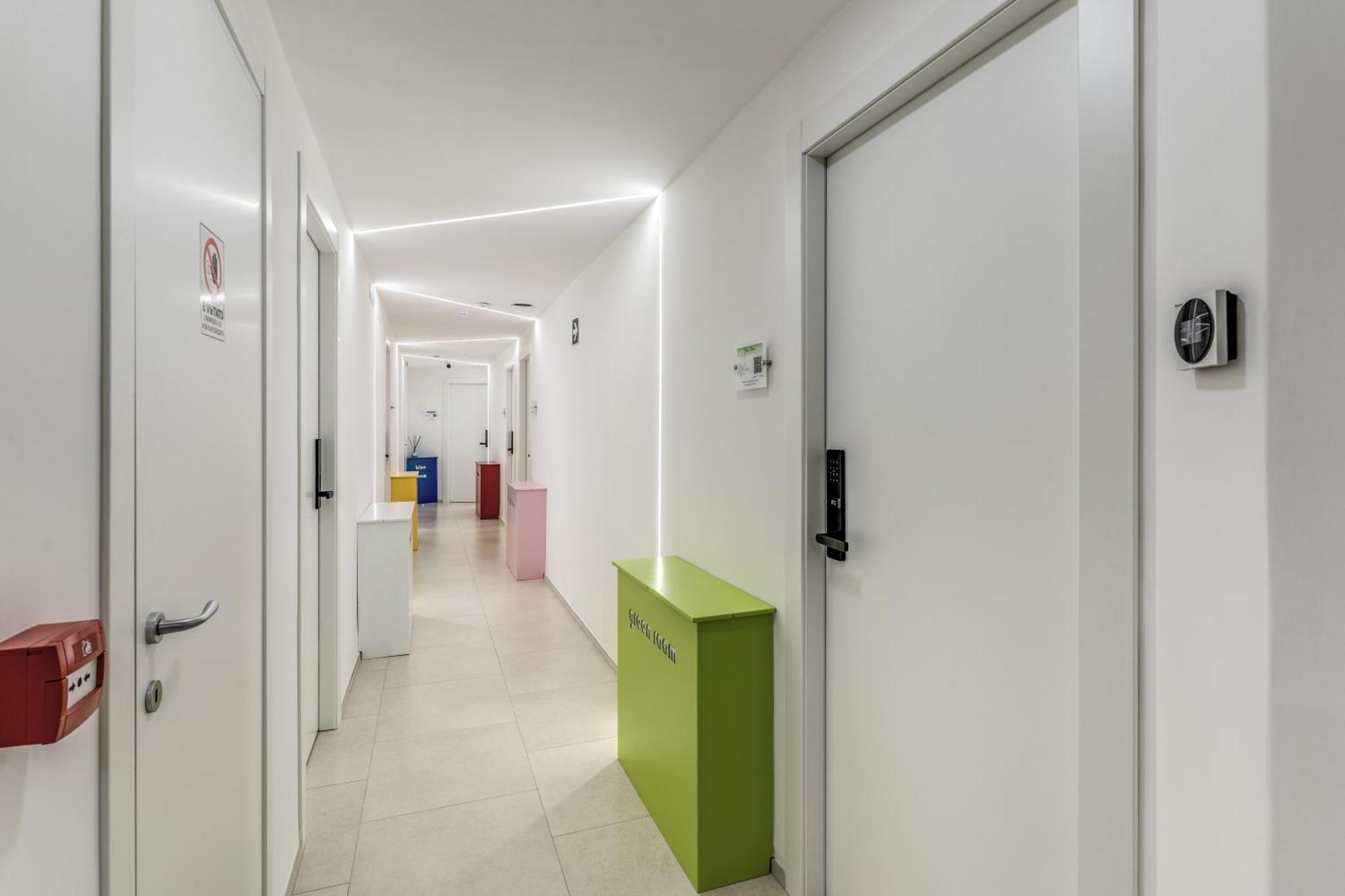 National Square Napoli Hotel Exterior photo