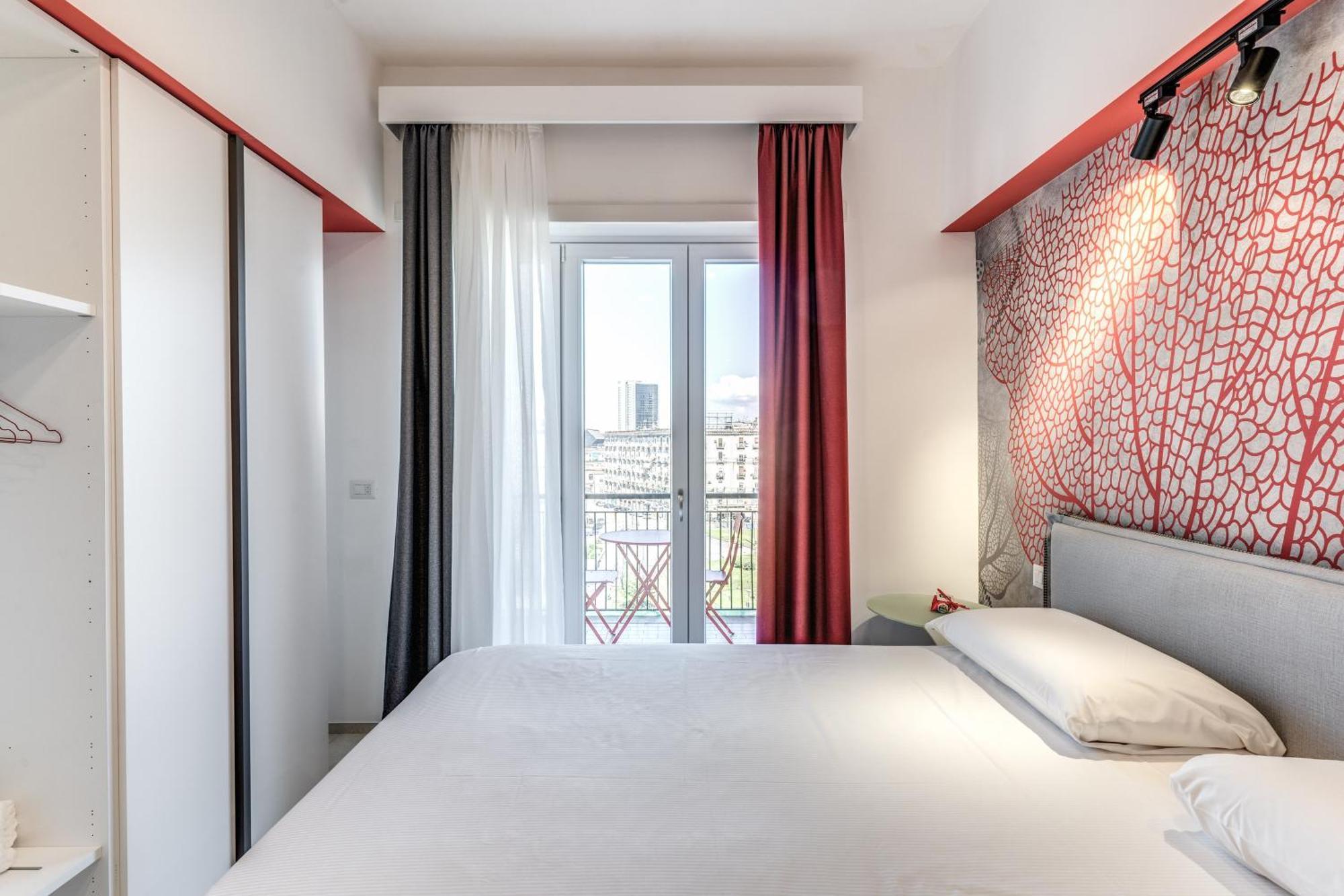 National Square Napoli Hotel Exterior photo